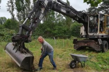 Holger Danneberg beim Spatenstich im Naturhotel